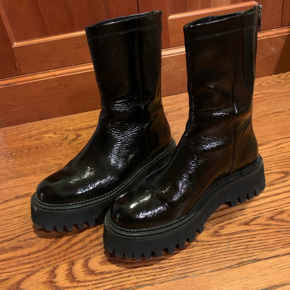 Women's Seychelles Last Chance Black Patent Leather Boots
